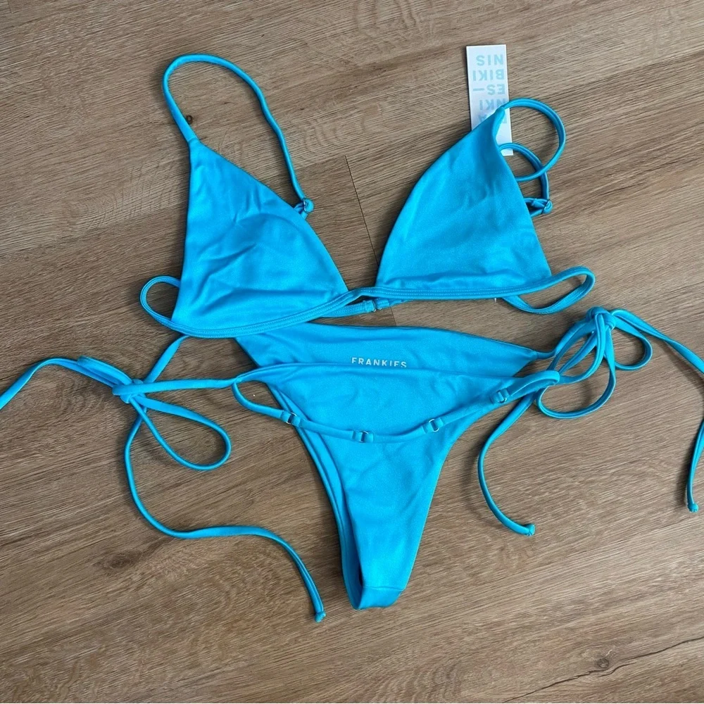 FRANKIES BIKINIS Chase Triangle Bikini Top & Bottoms SET